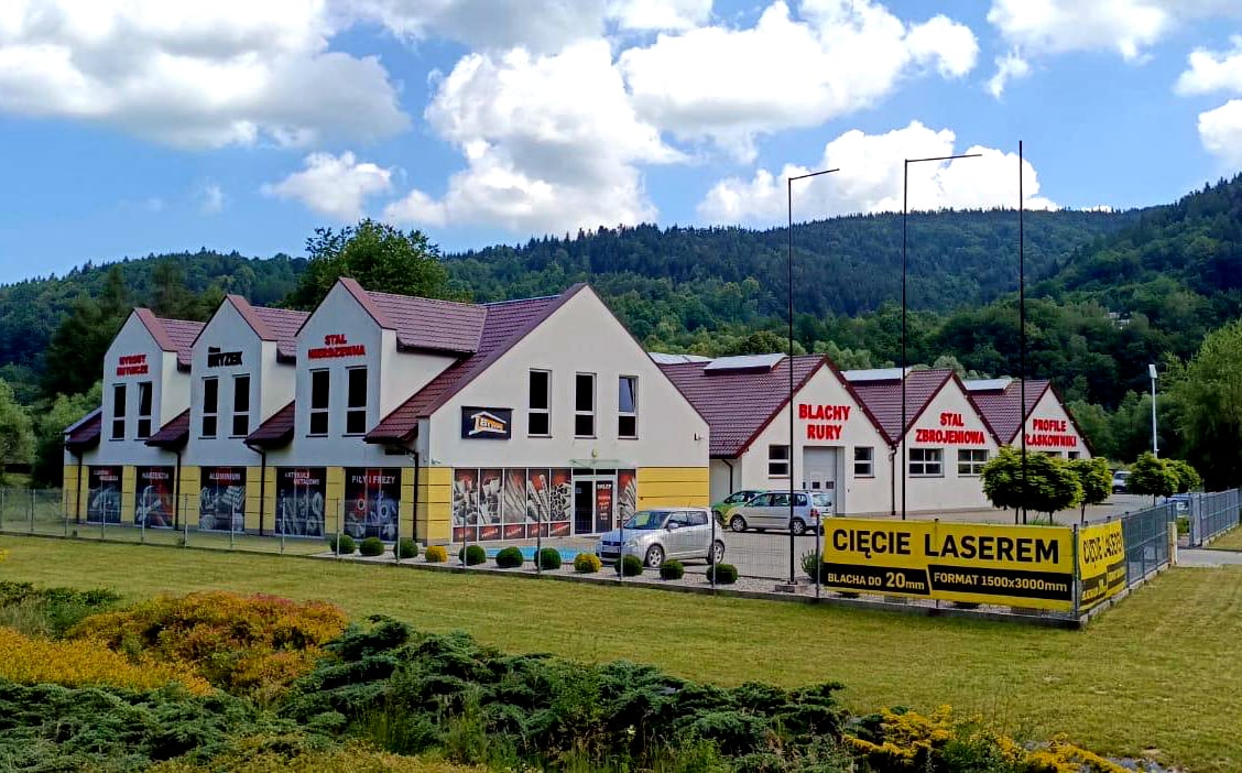 Wejście do oddziału F.H. Bryzek w Suchej Beskidzkiej